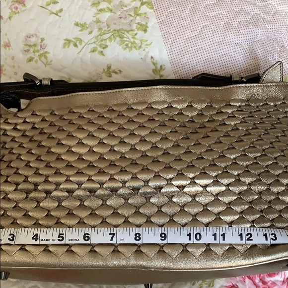 Burberrys metallic bronce bag .. gentile used - Picture 6 of 7